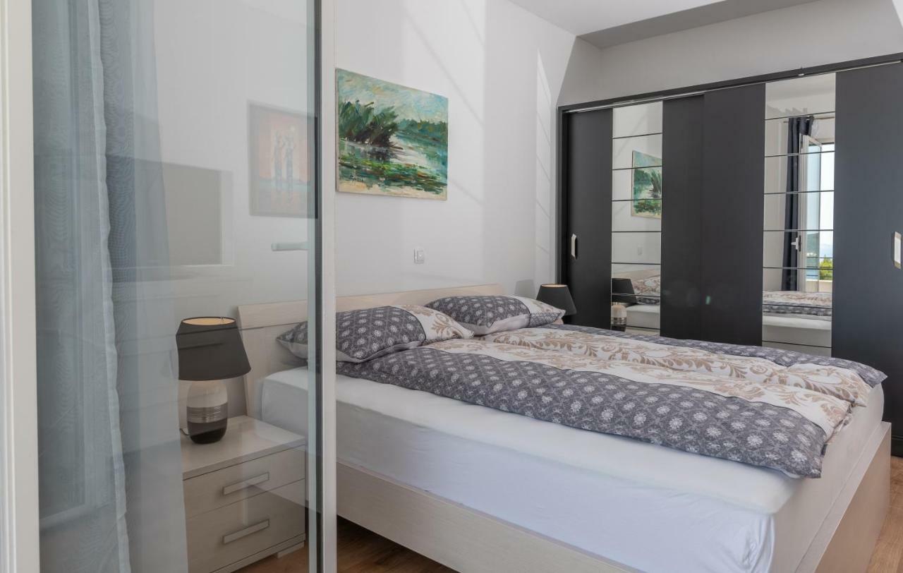 Villa Confido Luxury Apartment 01 Seget Donji Exterior photo