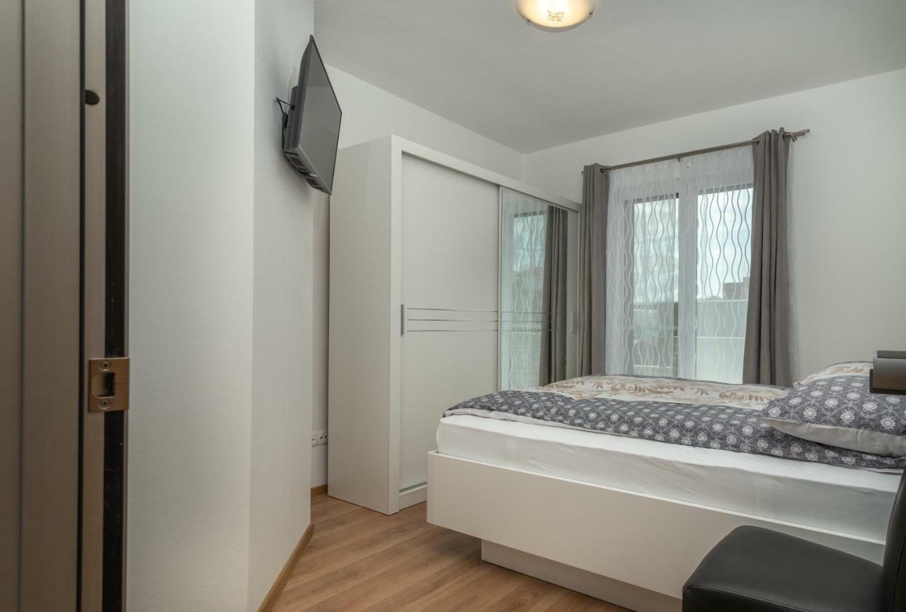 Villa Confido Luxury Apartment 01 Seget Donji Exterior photo